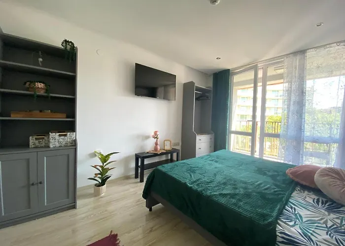 Paradiso 'в' 403 Fancy Апартаменты *